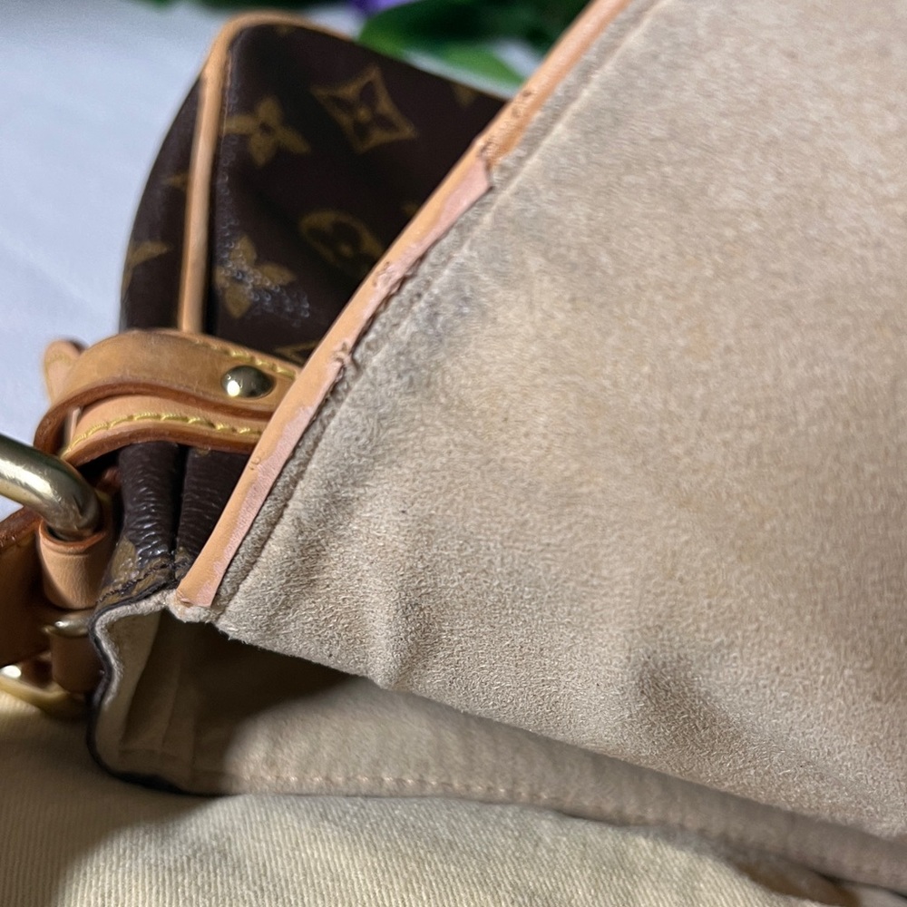 Louis Vuitton Monogram Satchel (Hudson Pm)(authenticated) - Picture 14 of 17